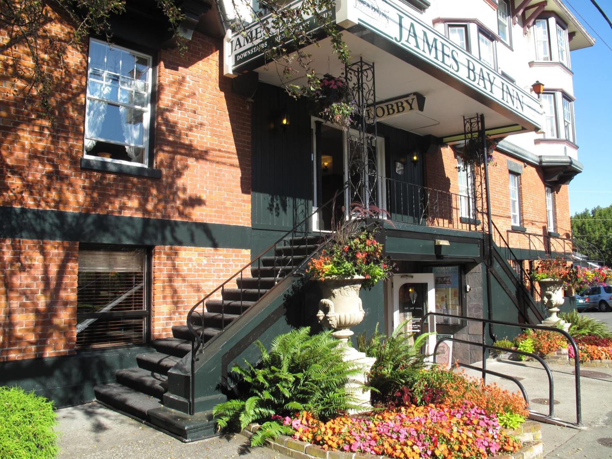 James Bay Inn Hotel, Suites & Cottage Victoria Exterior foto